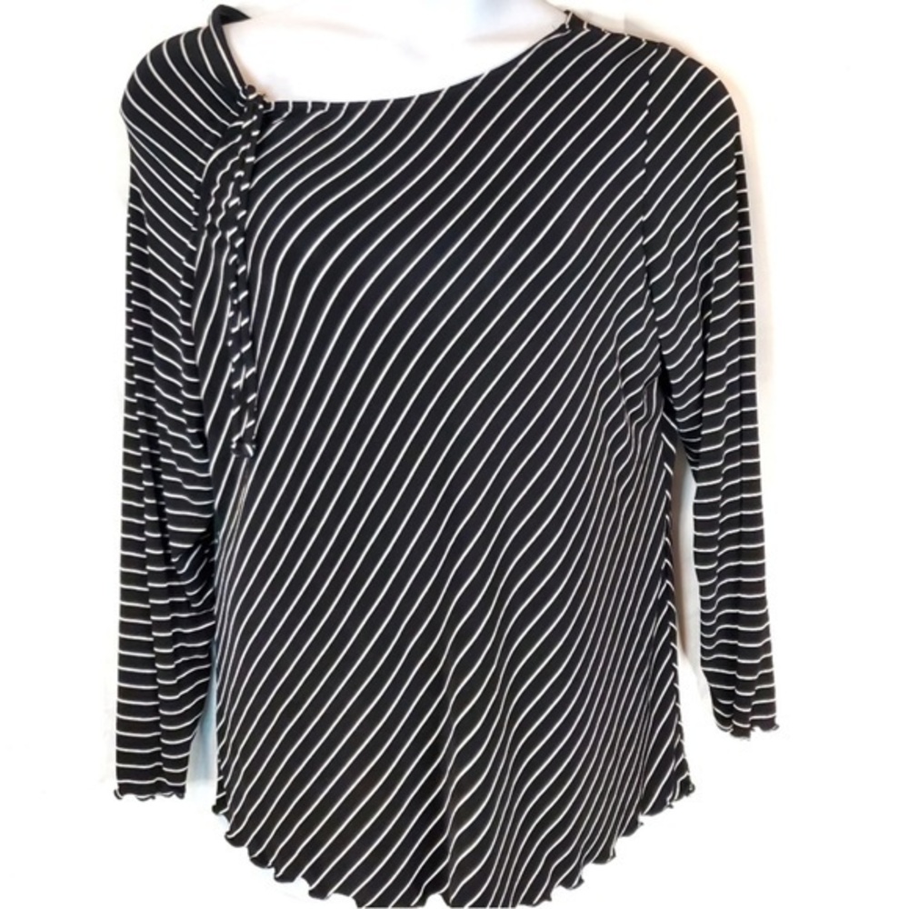 Striped Black & White Long Sleeve Women’s Top!